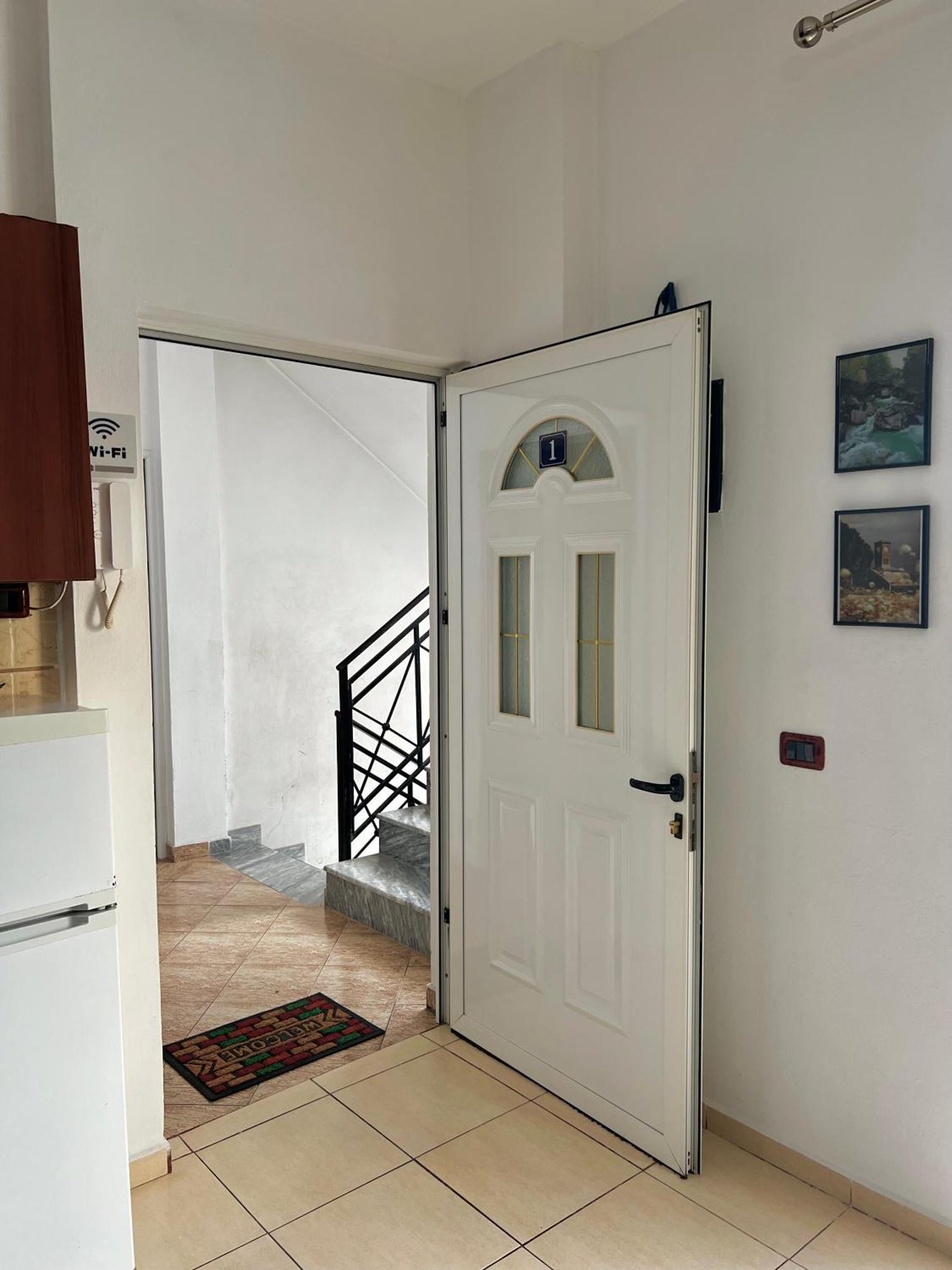 Ar Apartments Тирана Екстериор снимка